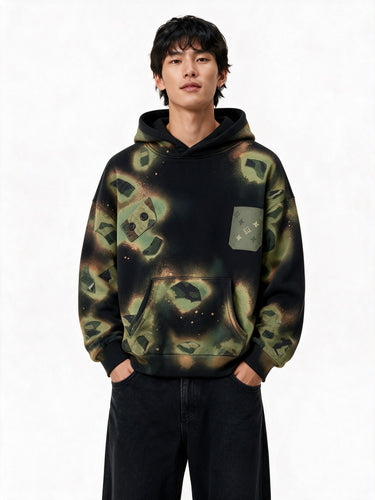 Felpa Camo Candeggiata Stampa Magazine indossata – Vietato Fumare Store