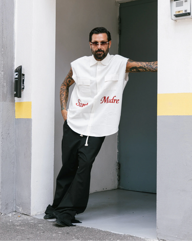 Camicia smanicata “Santa Madre” – White