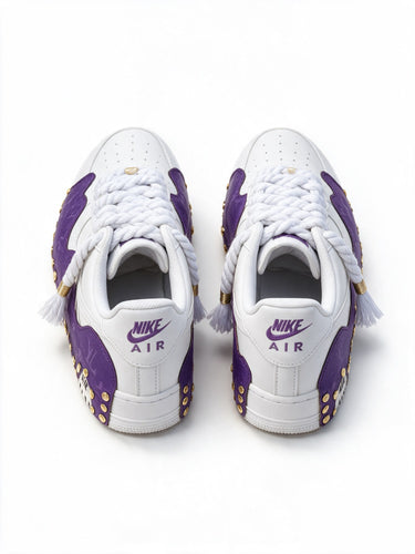 Sneaker Custom LV Bianca e Viola con Lacci in Corda, paio visto dall'alto